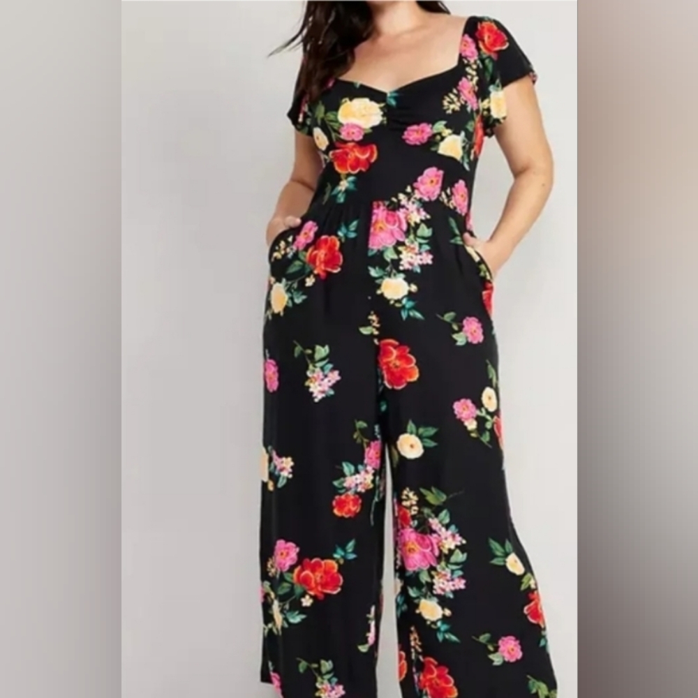 Old Navy Pink & Black Floral Jumpsuit with Sweetheart Neckline Women's Sz Small